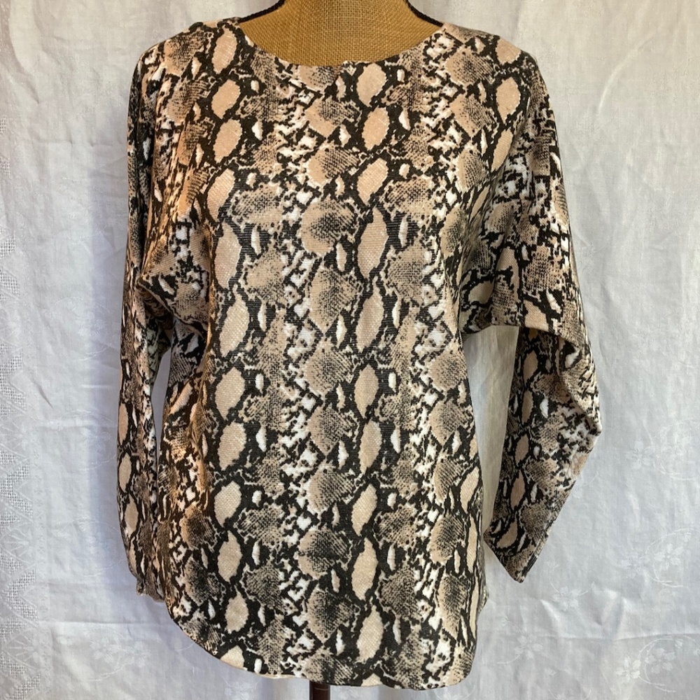 NWT Women's Sioni Faux Snake Skin shirt Medium